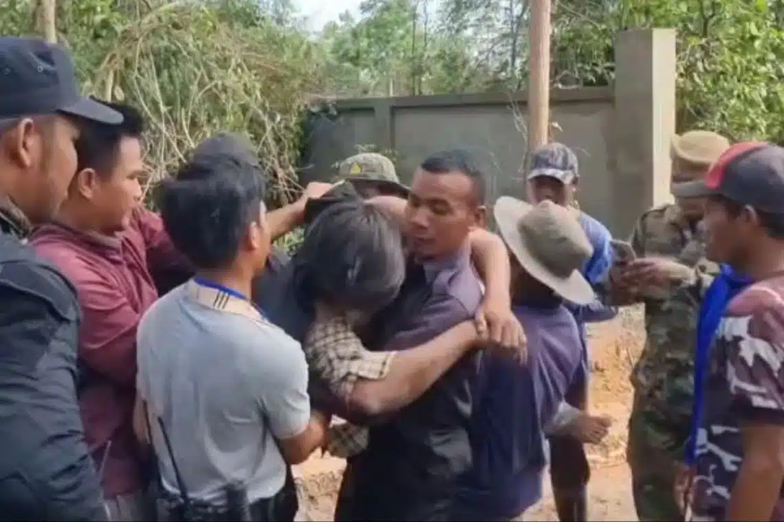 เขมร ขุดโดนระเบิดตัวเอง ชายแดนช่องจอม