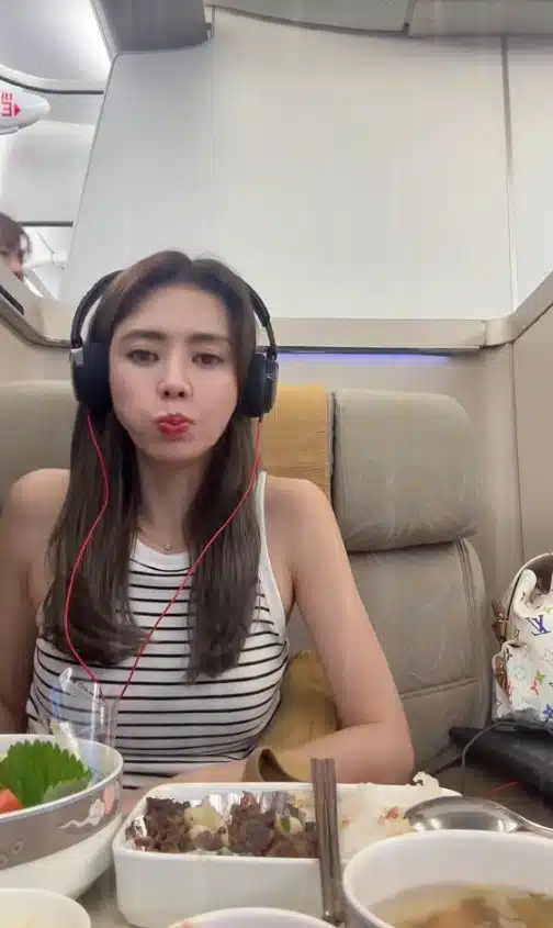 เอ๋ พรทิพย์ ปัสสาวะเป็นเลือด มะเร็งปอด