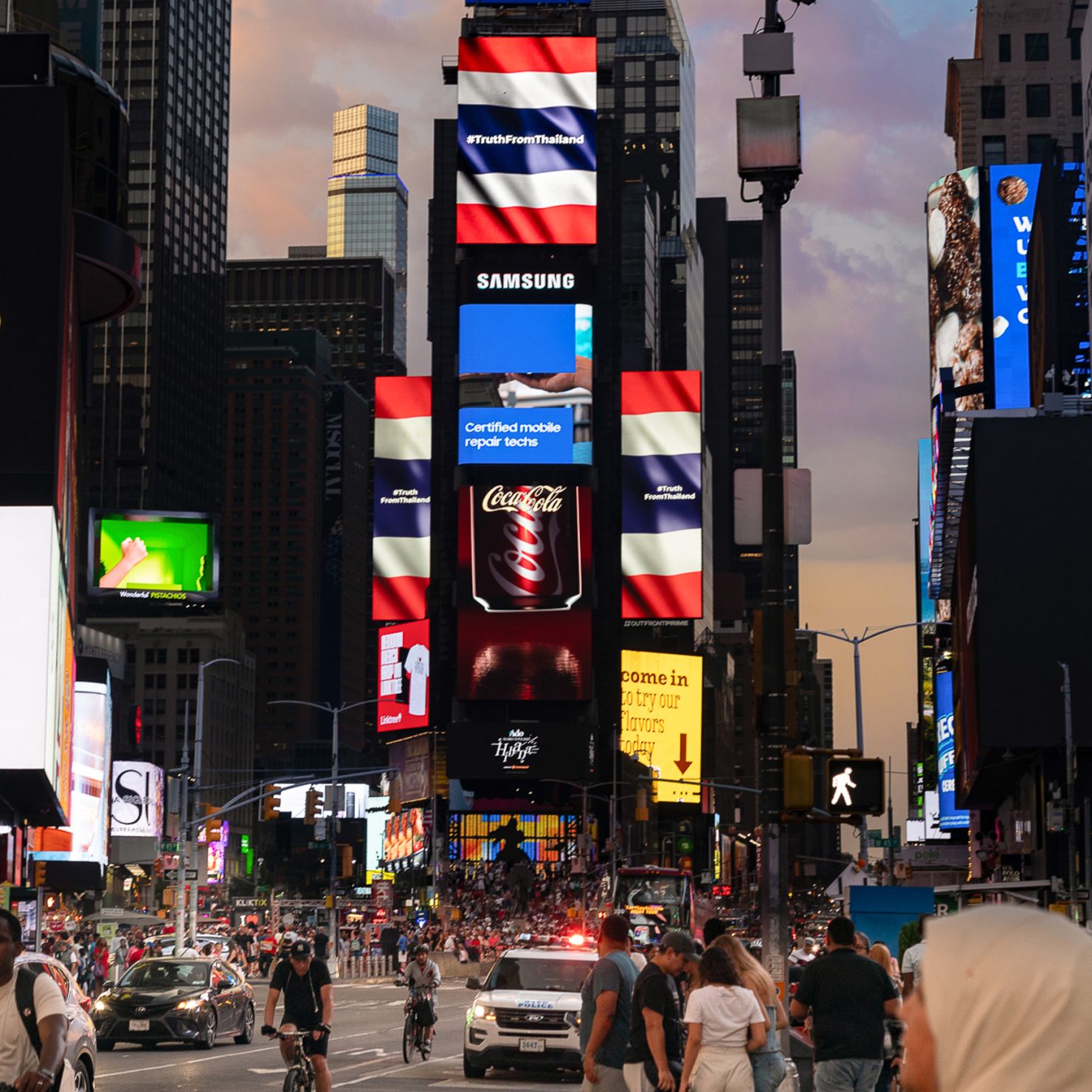 ธงชาติไทย โบกสะบัดกลาง "ไทม์สแควร์" สหรัฐ สุดขนลุก รู้เบื้องหลังคนทำยิ่งทึ่ง บริษัท แพลนบี ดำเนินการ รวมใจคนไทยเป็นหนึ่งเดียวกัน