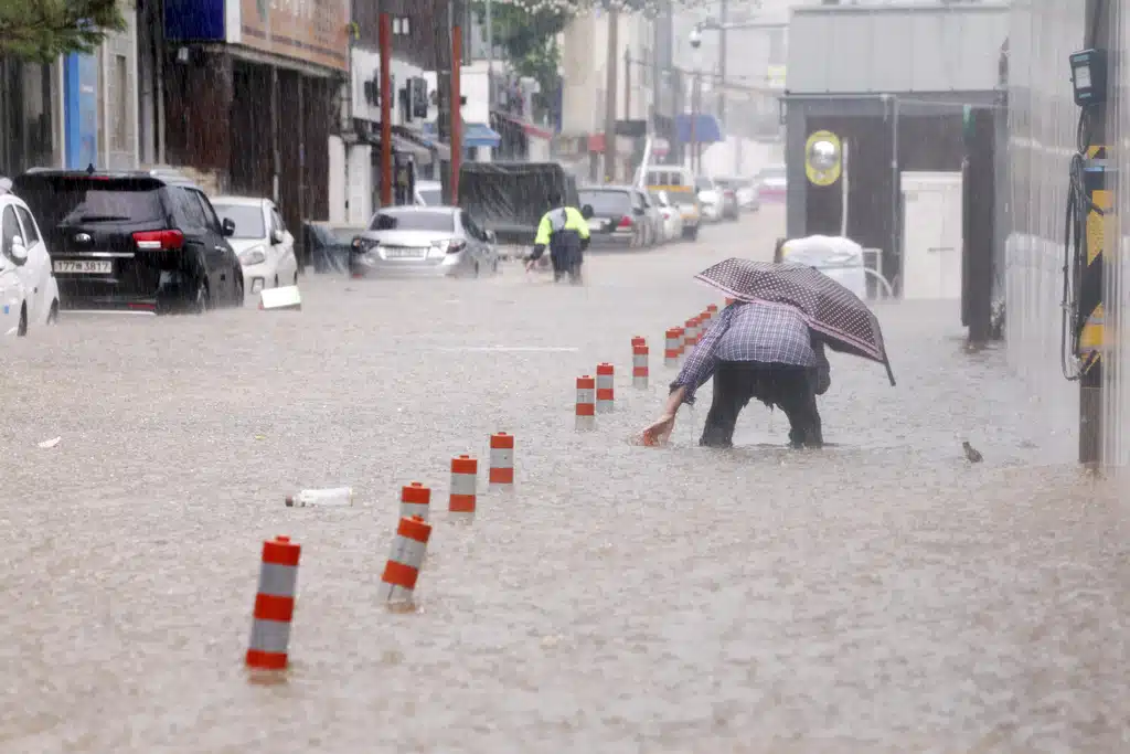 เกาหลีใต้เกิดเหตุฝนตกหนัก