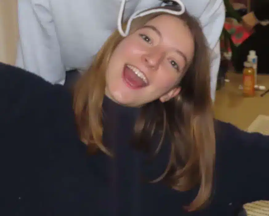 โรซี่ โรช ลูกพี่ลูกน้องวัยเพียง 20 ของ เจ้าชายแฮร์รี-เจ้าชายวิลเลียม