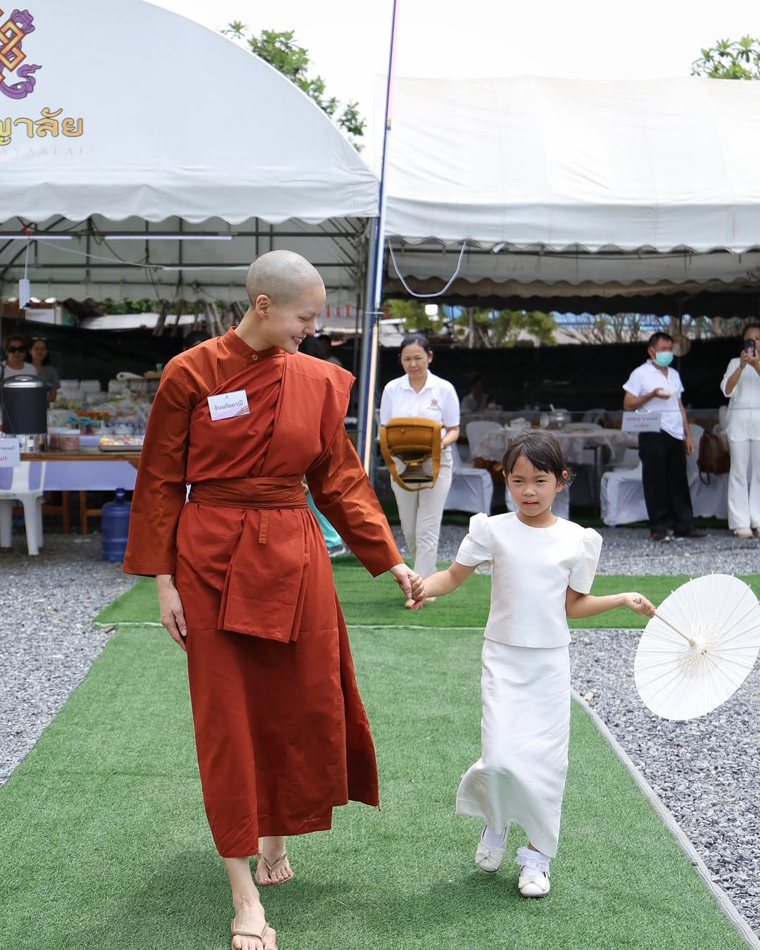 สามเณรีเจนี่ โพสต์ข้อความถึงลูกสาว น้องโนล่า ลั่น แม่บวชเพื่อรักโลกอย่างแท้จริง-4
