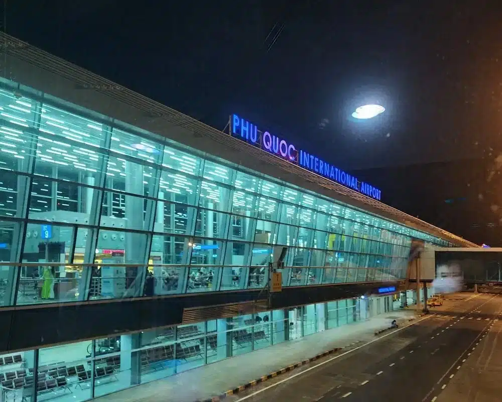 เวียดนาม ไปไกลแล้ว สื่อผู้ดียกย่อง สนามบินฟู้โกว๊ก สมศักดิ์ศรีชาติ เจ้าภาพ APEC 2027