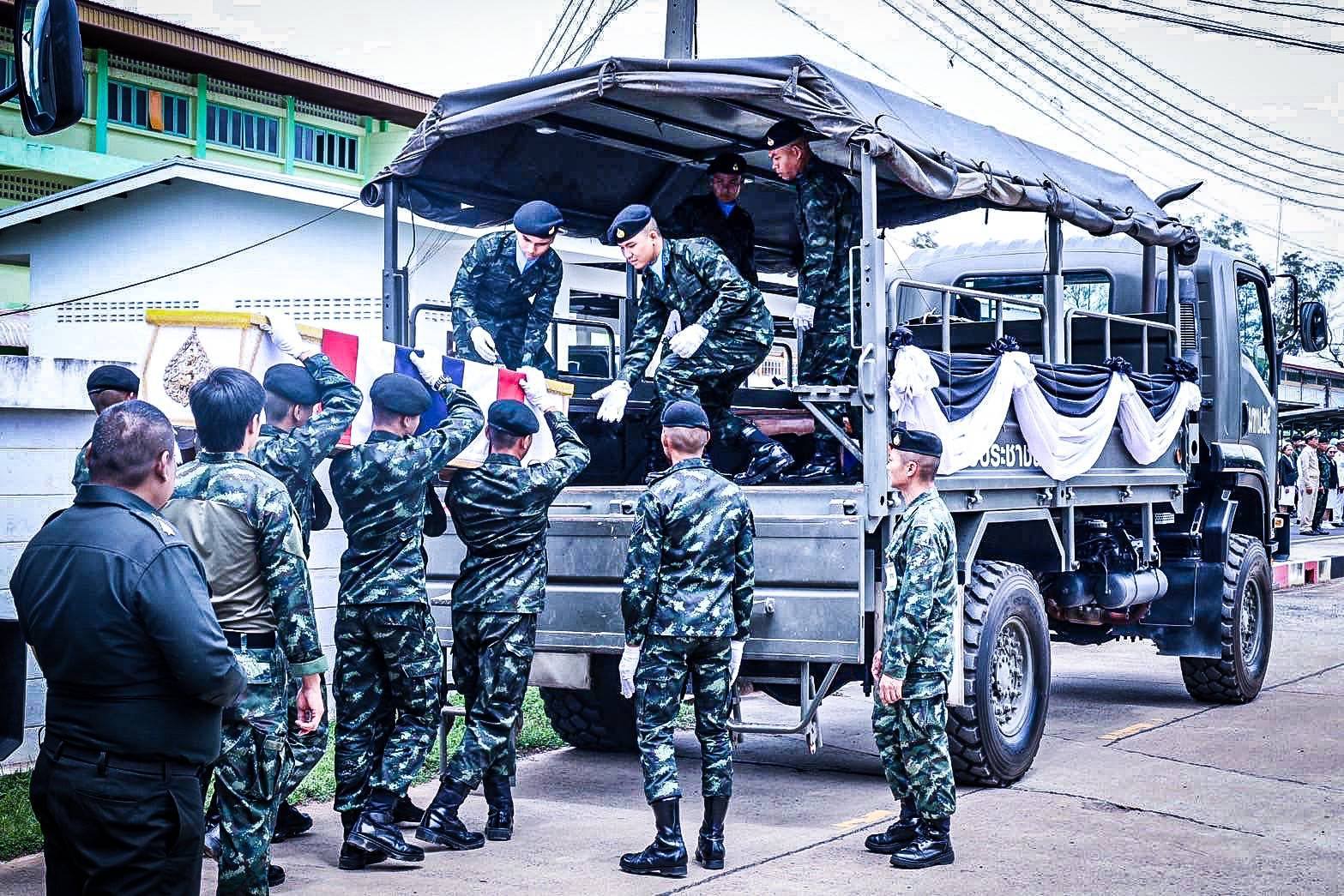 รับร่างวีรชนทหารกล้าไทย กัมพูชาวันนี้