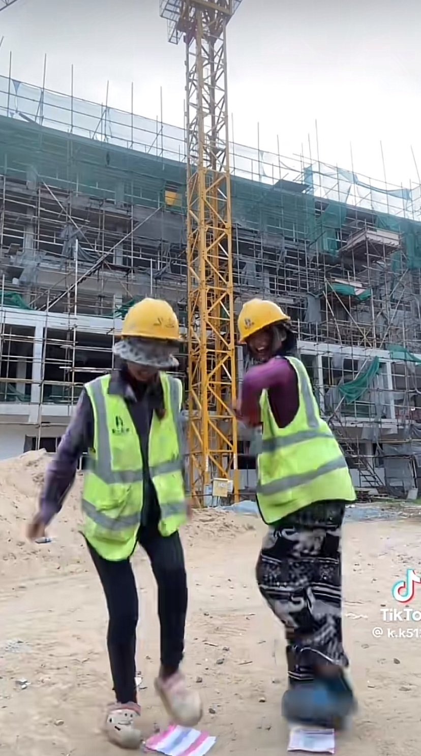 ตร.ปราจีน เร่งล่าตัว 2 สาวเขมร โพสต์คลิปเต้น ชูนิ้วกลาง-เหยียบธงชาติไทย-3