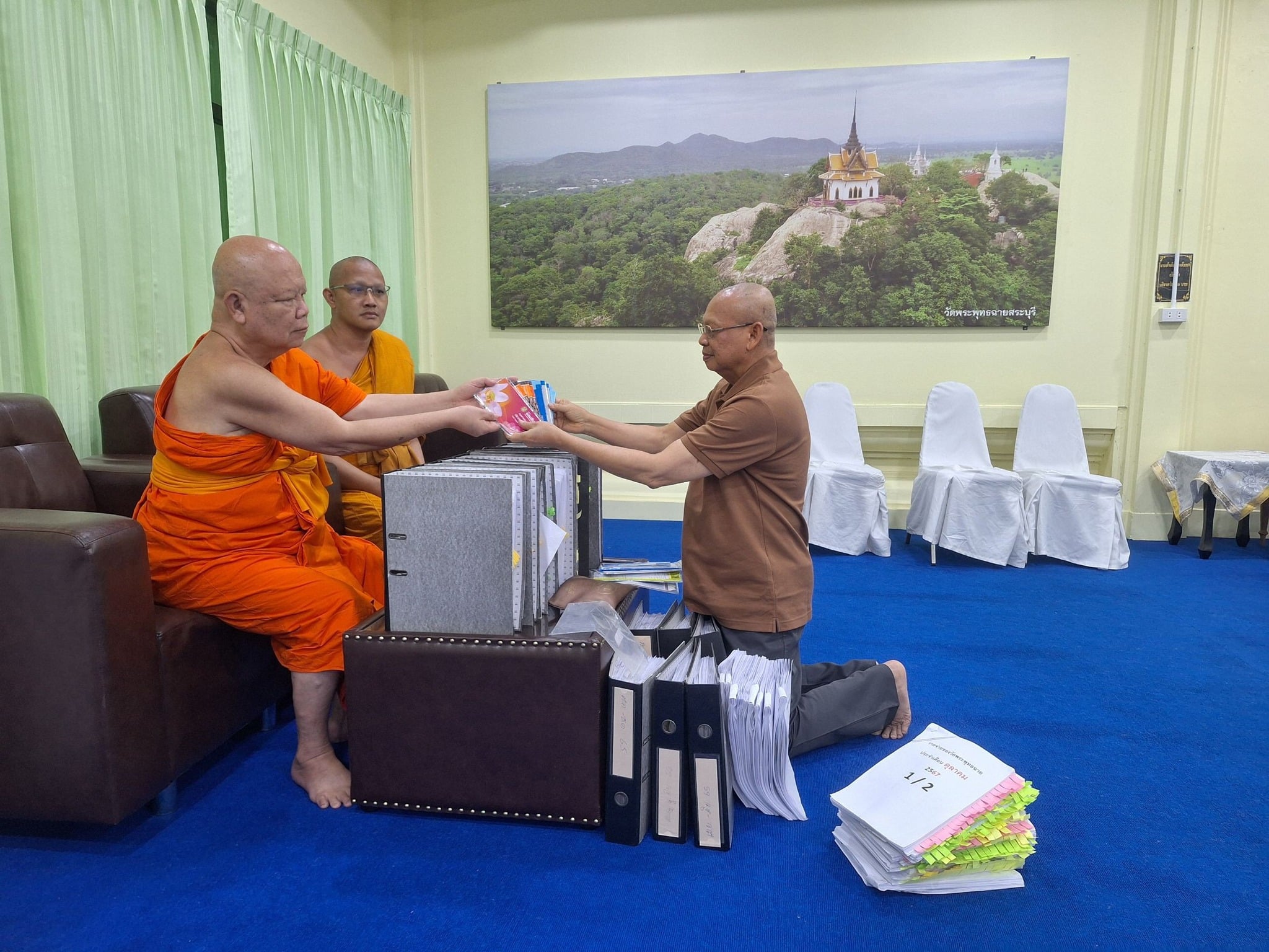 ทิดประดิษฐ์ โผล่คืนเอกสารวัด พร้อมโชว์ยอดเงินในบัญชีหลักหมื่น ลั่น กันคนใส่ความ-2