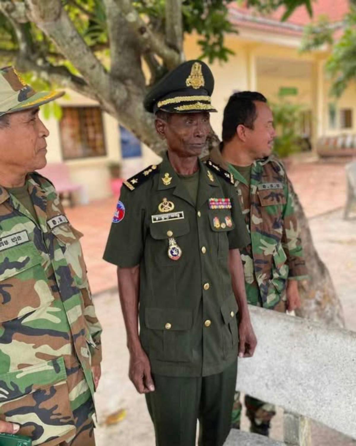 นายพลจัตวากัมพูชา คือใคร