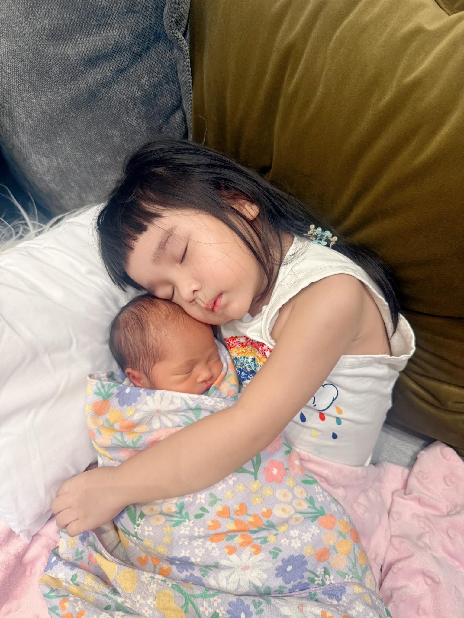 น้องยูจิน และ น้องสาว