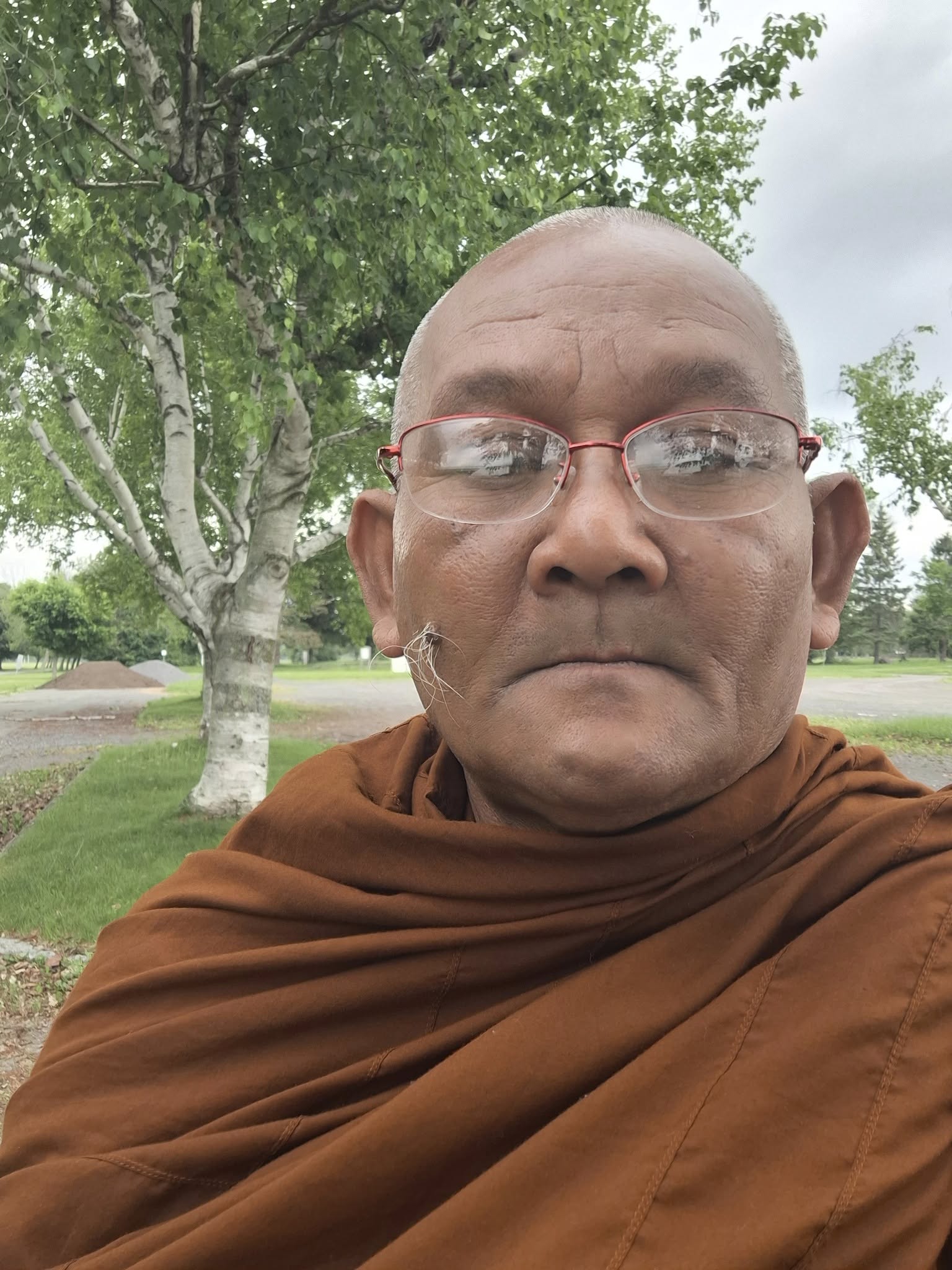 ประวัติชีวิต หลวงตาสุจย์ พระสายลับ หรือ นักบวช