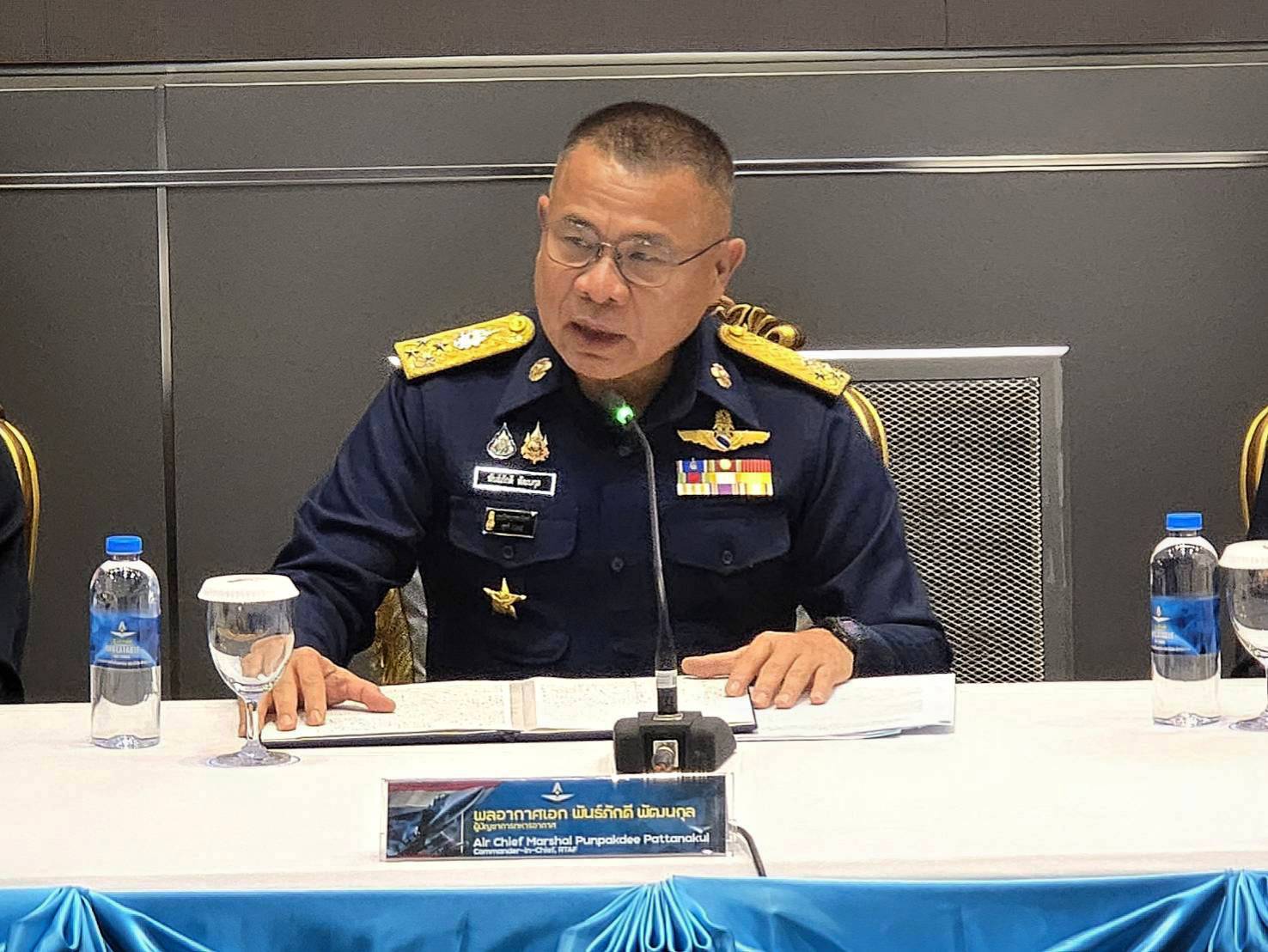 พลอากาศเอก พันธ์ภักดี แถลงซื้อเครื่องบินกริเพน สวีเดน