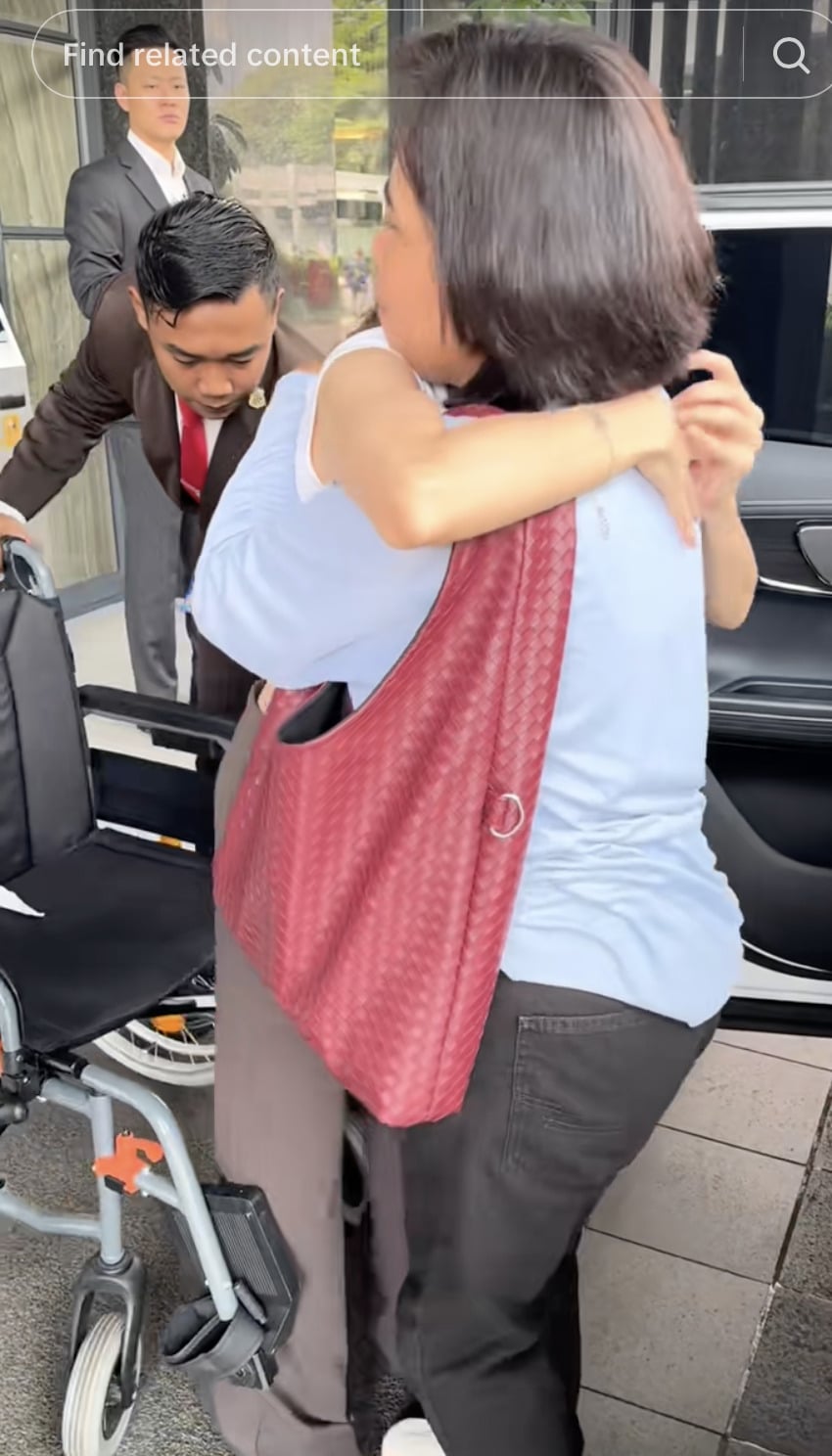 Meme Flome อินฟลูเอนเซอร์ TikTok ช็อกหลังผ่าตัด ชักนาน 12 ชั่วโมง นอนโคม่ากว่า 1 เดือน แฉคลินิกไม่รับผิดชอบ เพราะเข้าใจผิดว่าผีเข้า