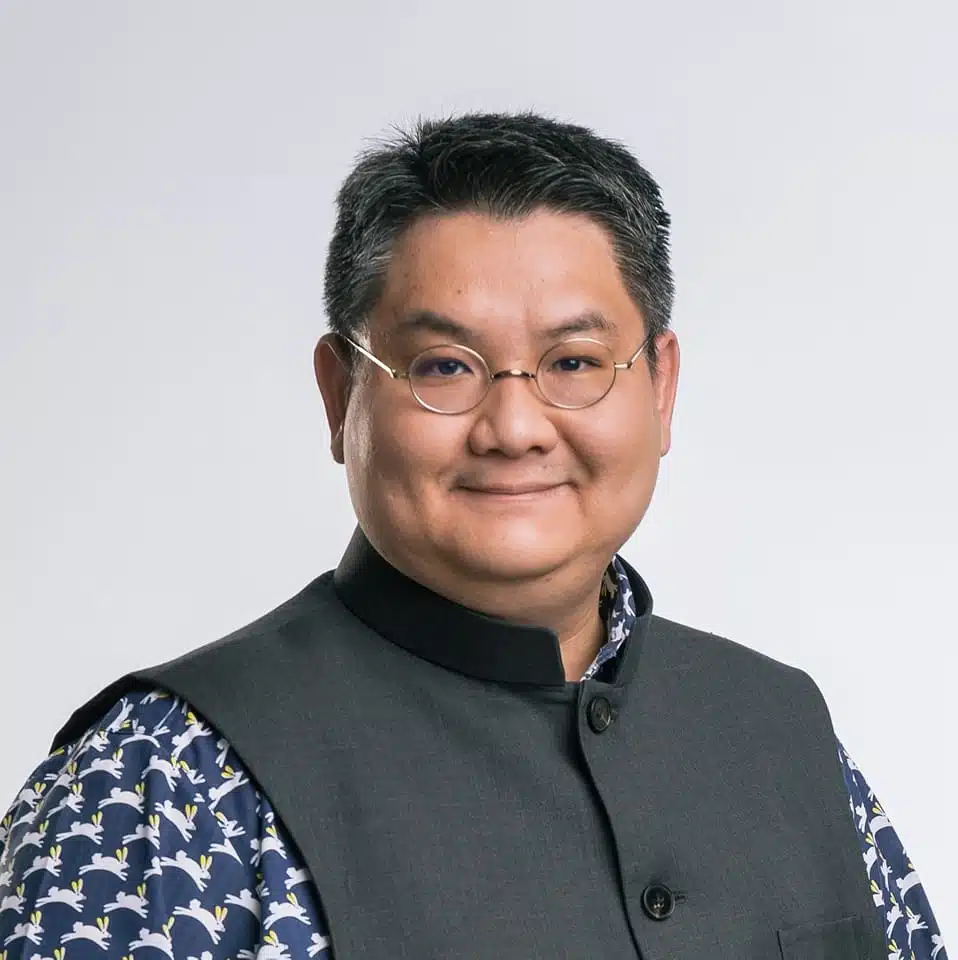 รศ.ดร. ปิติ ศรีแสงนาม อาจารย์คณะเศรษฐศาสตร์ จุฬาลงกรณ์มหาวิทยาลัย