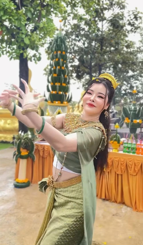 ลิลลี่ เหงียน รำบวงสรวงพญานาค ขอคุ้มครองเมืองไทย ไม่พลาดขอเลขเด็ดงวดนี้-1