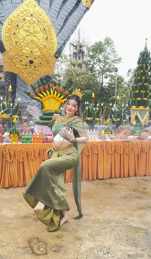 ลิลลี่ เหงียน รำบวงสรวงพญานาค ขอคุ้มครองเมืองไทย ไม่พลาดขอเลขเด็ดงวดนี้