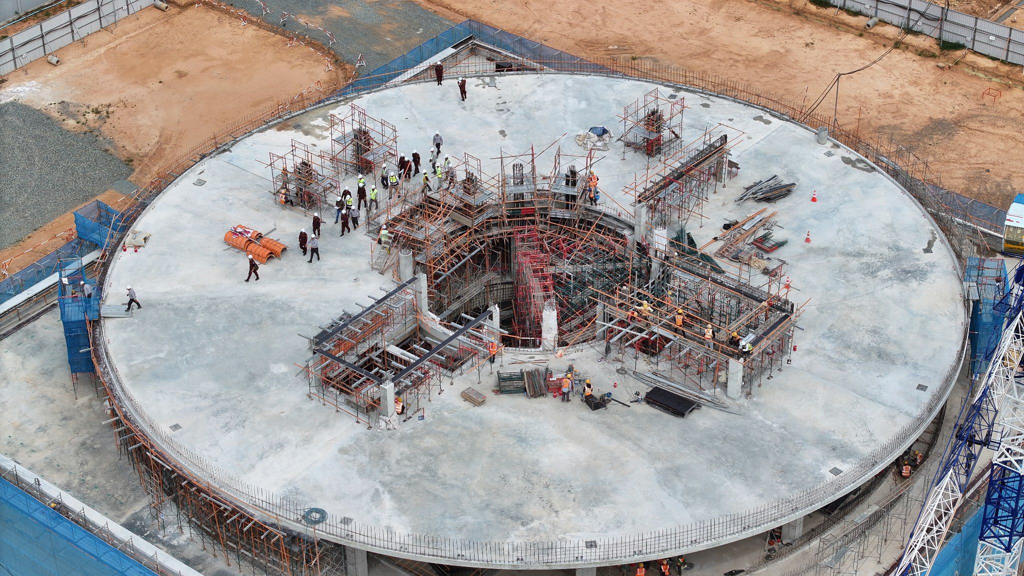 เขมรภูมิใจ สร้างตึกทรง ทุ่นระเบิด PMN-2 กลางเสียมราฐ คาดเปิดใช้ปี 69-2