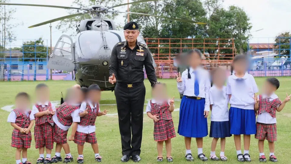 เลขเด็ด 9654 จากเครื่องเฮลิคอปเตอร์ แม่ทัพภาค 2 ลุ้นรวยงวด (1)