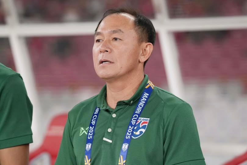 โค้ชวัง ธวัชชัย ดำรงอ่องตระกูล หัวหน้าผู้ฝึกสอนทีมชาติไทยรุ่นอายุไม่เกิน 23 ปี