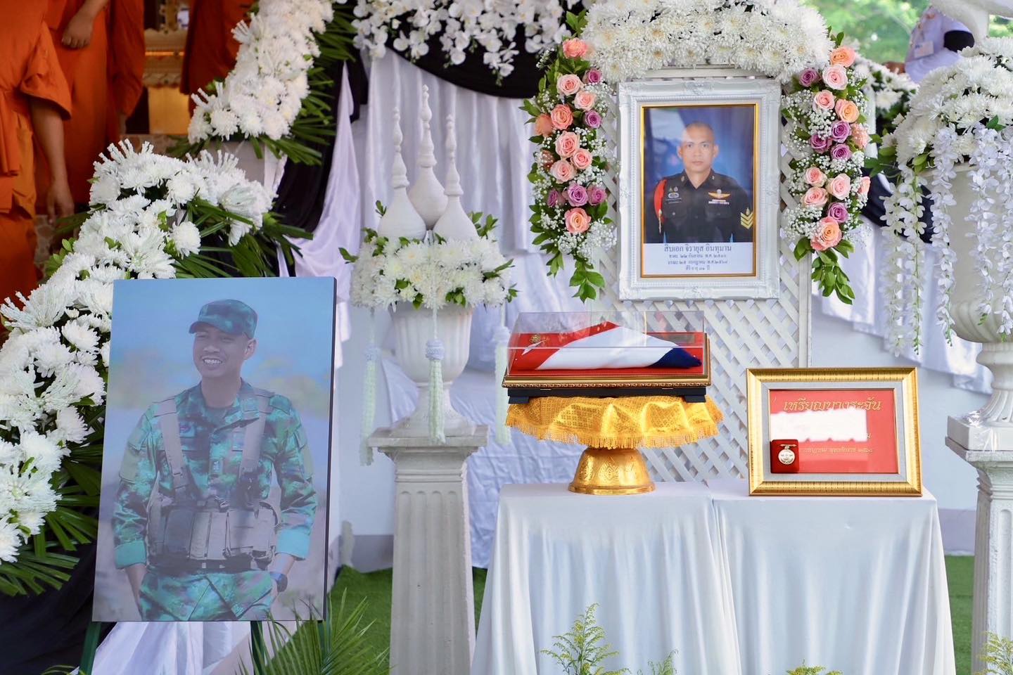 กองทัพบกร่วมพิธีศพทหารที่เสียชีวิต