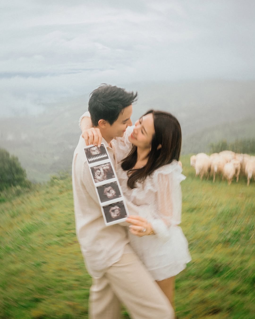 เจมส์ จิรายุ และ โฟม เปิดเซตภาพหลังรู้ว่าท้อง