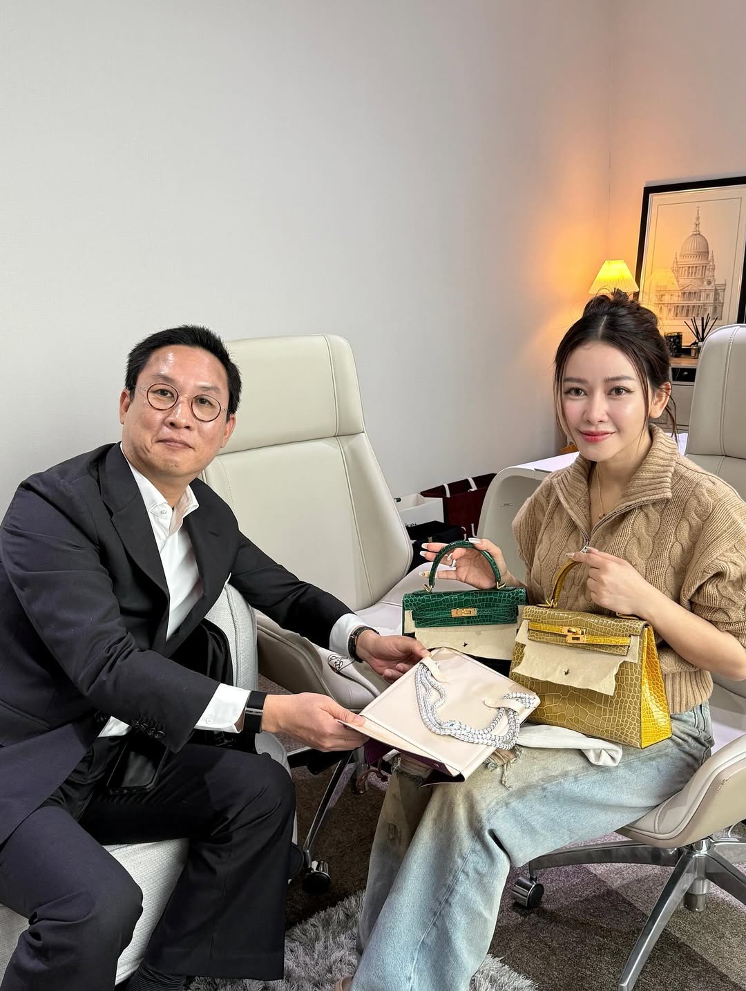 เปิดคลิปนาที ไฮโซเมย์ ได้รับของ 3 ชิ้นสุดท้ายคืน ถอด 3 บทเรียนเตือนใจตัวเอง-1