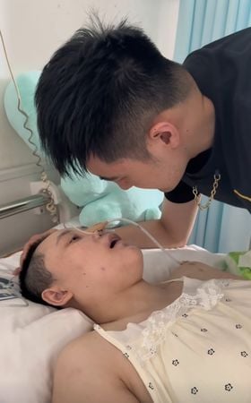 สามีเสี่ยวห่าวให้สัญญากับภรรยาจะไม่มีคนรักใหม่