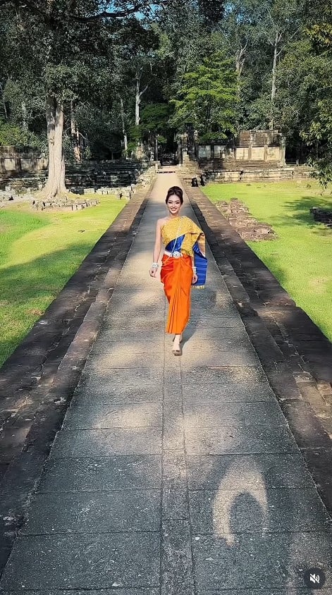 นางงามเขมร เคลมชุดไทย