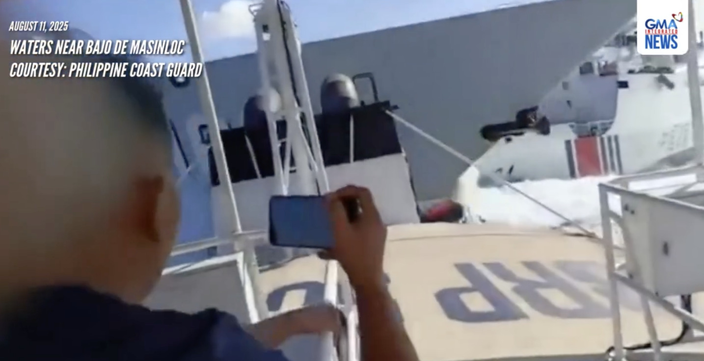 กรรมสนอง เรือจีนชนกันเอง ขณะไล่กวดเรือฟิลิปปินส์ กำลังแจกอาหารให้เรือประมง ในทะเลจีนใต้