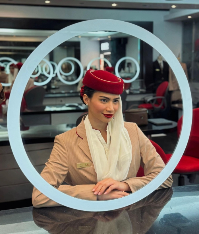 สุดซึ้ง! ลูกสาว เซอร์ไพรส์ แม่ สวมชุดแอร์โฮสเตสกลับบ้านในรอบ 10 เดือน-1