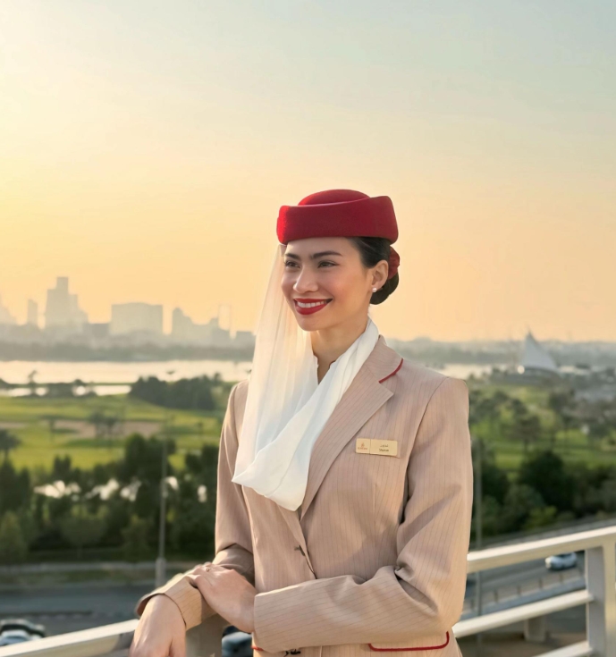 สุดซึ้ง! ลูกสาว เซอร์ไพรส์ แม่ สวมชุดแอร์โฮสเตสกลับบ้านในรอบ 10 เดือน-2