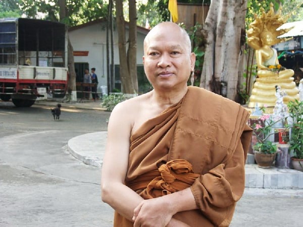 ท่านเจ้าคุณพระราชวิสุทธิประชานาถ หรือ หลวงพ่ออลงกต ติกฺขปญฺโญ