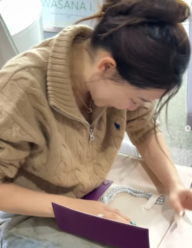 เปิดคลิปนาที ไฮโซเมย์ ได้รับของ 3 ชิ้นสุดท้ายคืน ถอด 3 บทเรียนเตือนใจตัวเอง-3