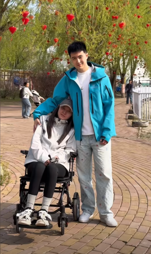 เสี่ยวห่าว และ พี่ห่าว
