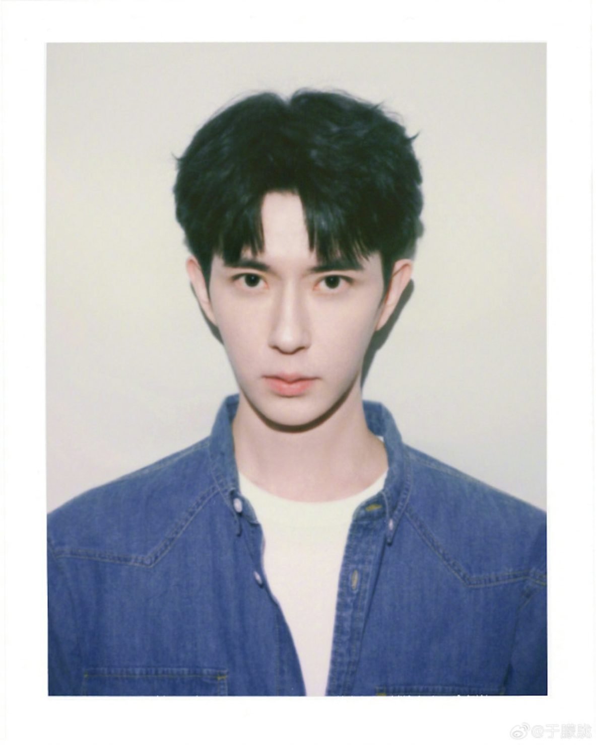 เพื่อนโพสต์อาลัย อวี๋เหมิงหลง พระเอกดัง ตกตึกดับ &quot;เขาทนทุกข์ทรมานมามาก&quot;