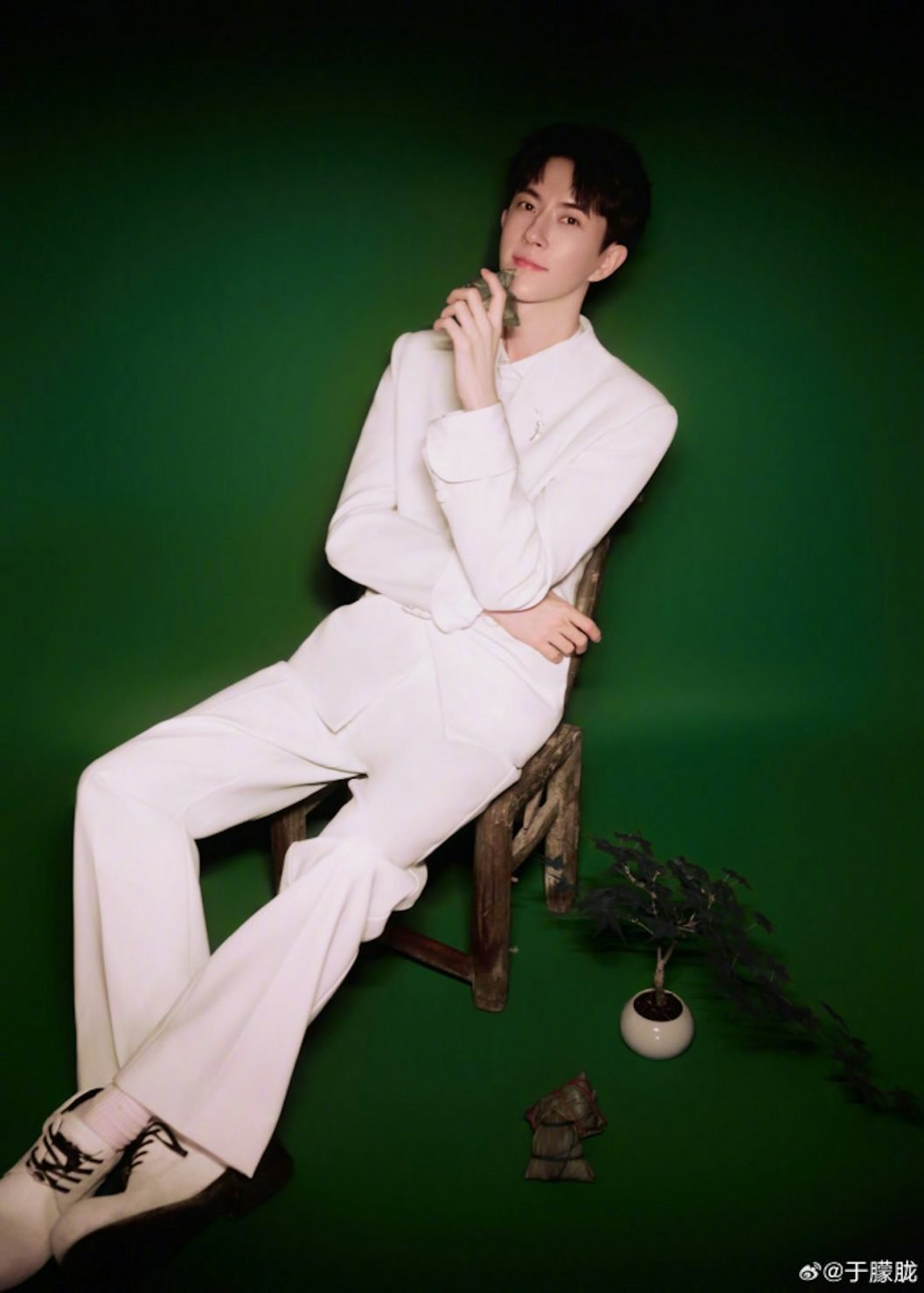 เพื่อนโพสต์อาลัย อวี๋เหมิงหลง พระเอกดัง ตกตึกดับ &quot;เขาทนทุกข์ทรมานมามาก&quot;