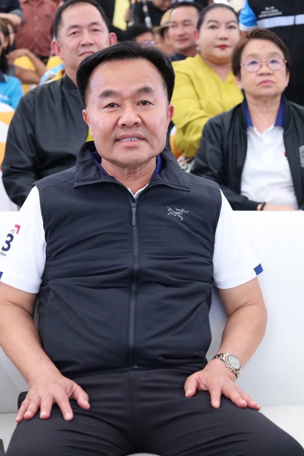 จ่าเอกยศสิงห์ ครั้งเป็น จ่าเอก ยศสิงห์ เหลี่ยมเลิศ ผู้ช่วยเลขานุการรัฐมนตรีว่าการกระทรวงพาณิชย์