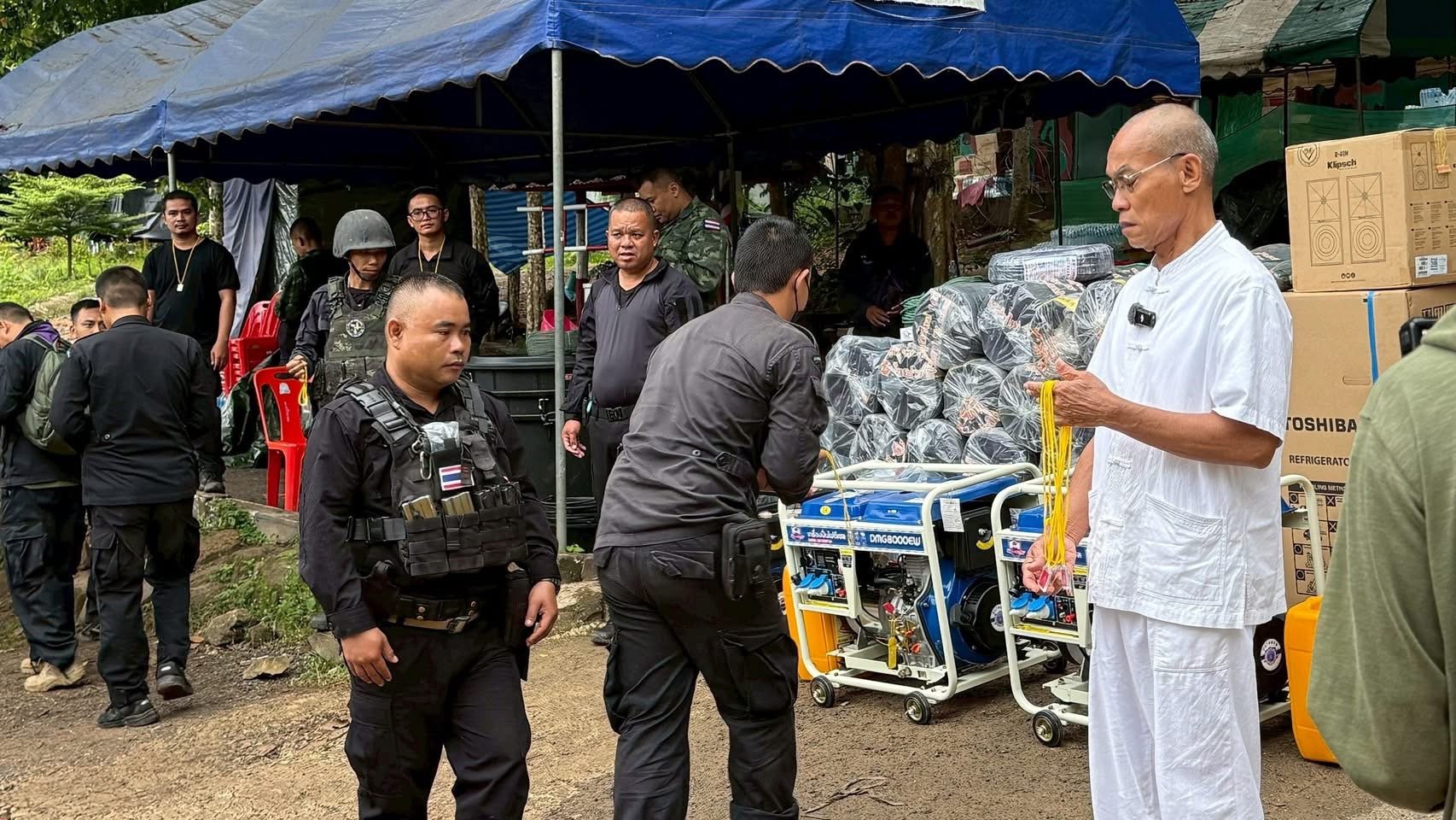 หลวงปู่พุทธะอิสระ buddha isara