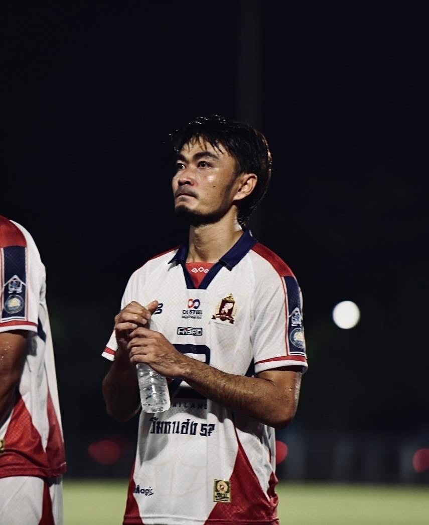 ธีระพงศ์ ดีหามแห ยืนร้องไห้ก่อนแข่ง ร้อยเอ็ด ยูไนเต็ด
