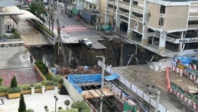 ถนนทรุดตัวหน้าโรงพยาบาลวชิรพยาบาล