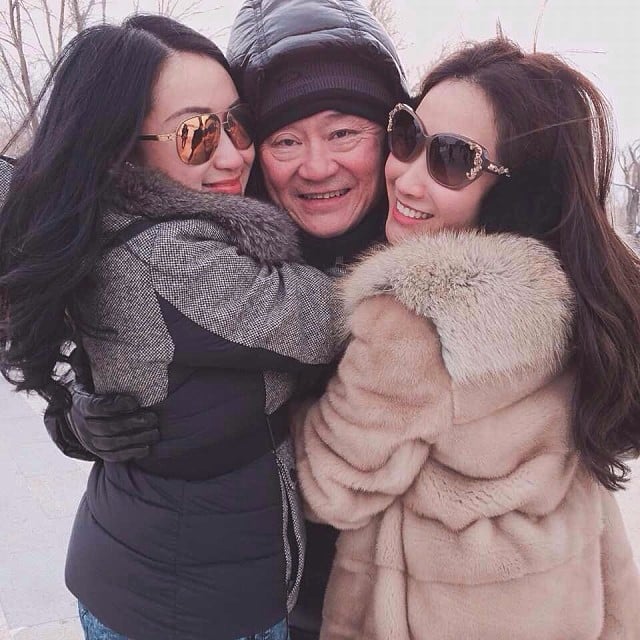ทักษิณ และลูกสาว 2 คน