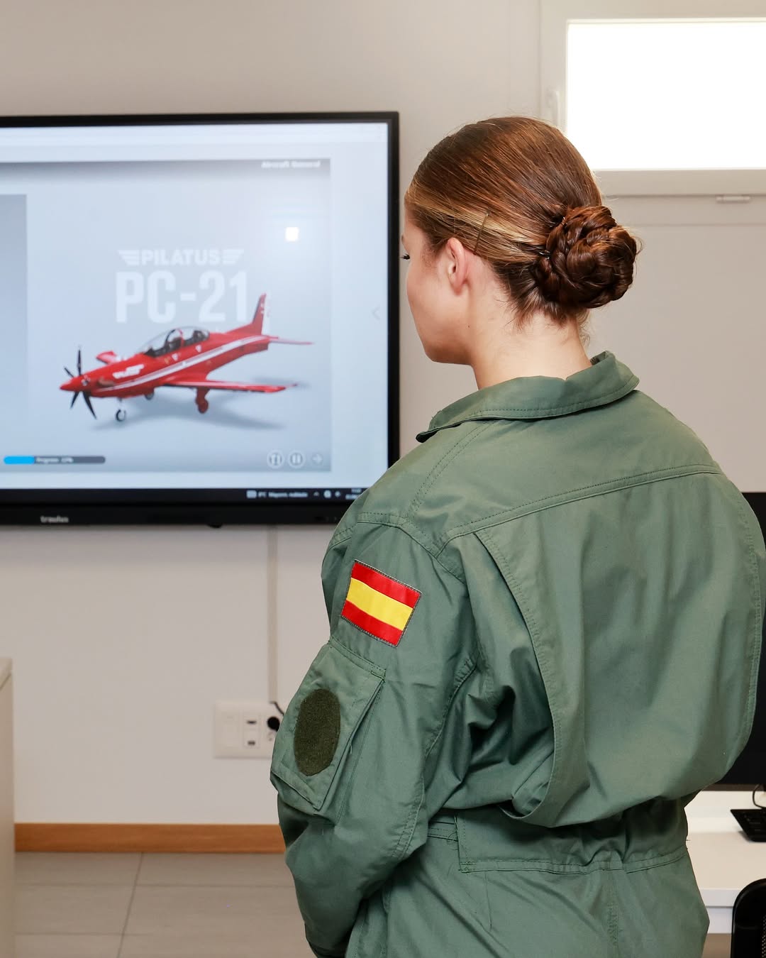 เจ้าหญิงเลโอนอร์ วัย 19 ปี ว่าที่ราชินีแห่งสเปน เข้ารับการฝึกทหารอากาศ-5