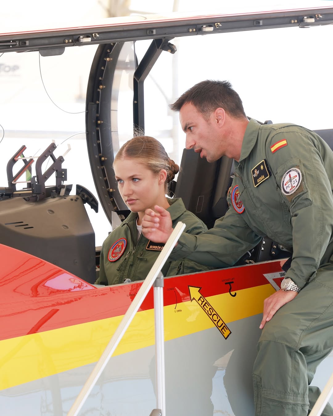 เจ้าหญิงเลโอนอร์ วัย 19 ปี ว่าที่ราชินีแห่งสเปน เข้ารับการฝึกทหารอากาศ-3