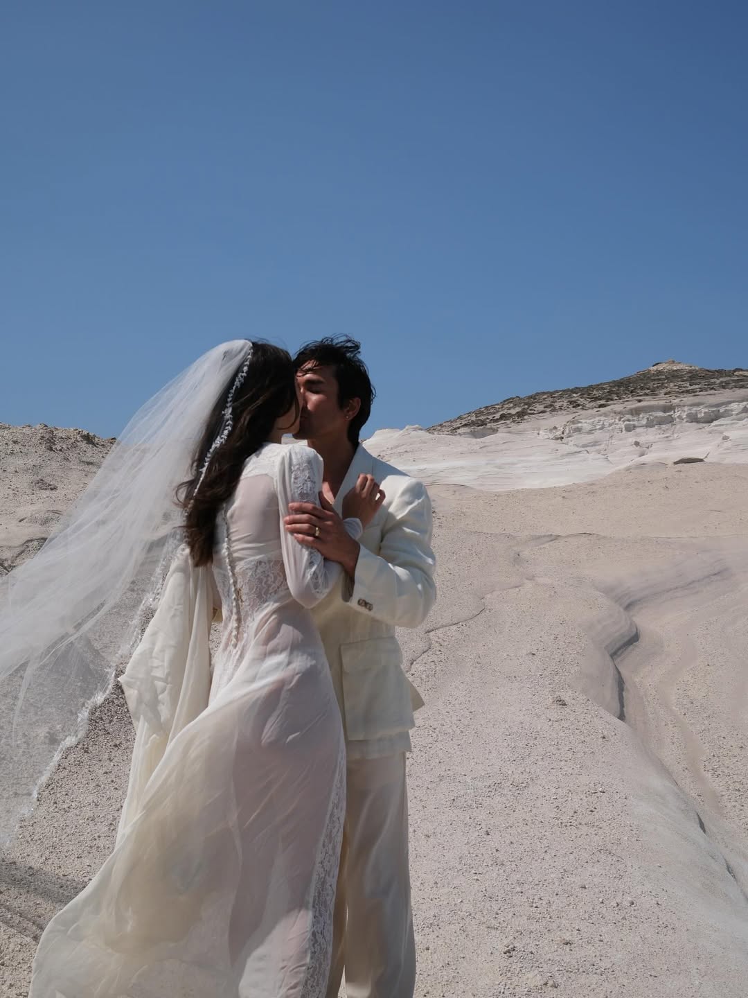 ณเดชน์-ญาญ่า โชว์หวานครบรอบ 14 ปี โพสต์ภาพพรีเวดดิ้ง ทำคนอิจฉาทั้งประเทศ-3