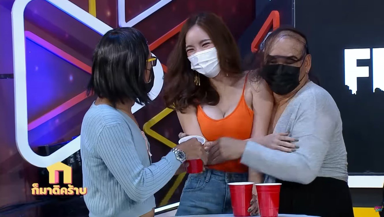 เบบี๋ สุพรรณี และ โหน่ง ชะชะช่า