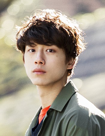 สื่อญี่ปุ่น บุนชุน จ่อแฉพระเอกดัง ซาคากุจิ เคนทาโร่ ซุ่มอยู่กินกับสาวนอกวงการรุ่นพี่ แฟนคลับช็อก เพิ่งหวงพระเอกเกินเบอร์ จนดราม่าใส่ &quot;ลิซ่า&quot; ทั้งที่แค่ร่วมงานกัน 