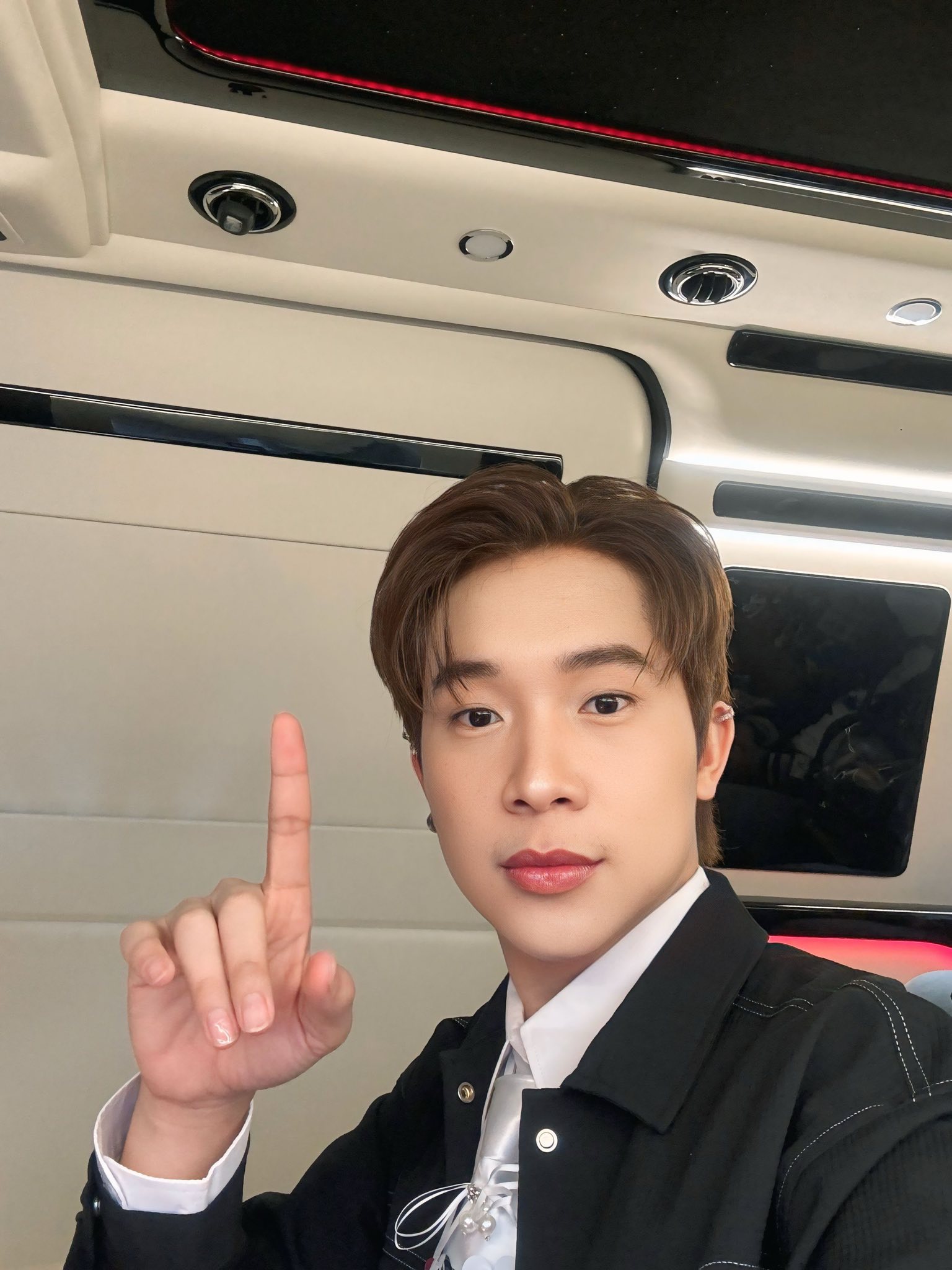 บิ๊ก ผู้ใหญ่บ้านฟินแลนด์ ประกาศเปิดตัวเป็นเกย์ คนบันเทิงและแฟนคลับคอมเมนต์สนั่น-5