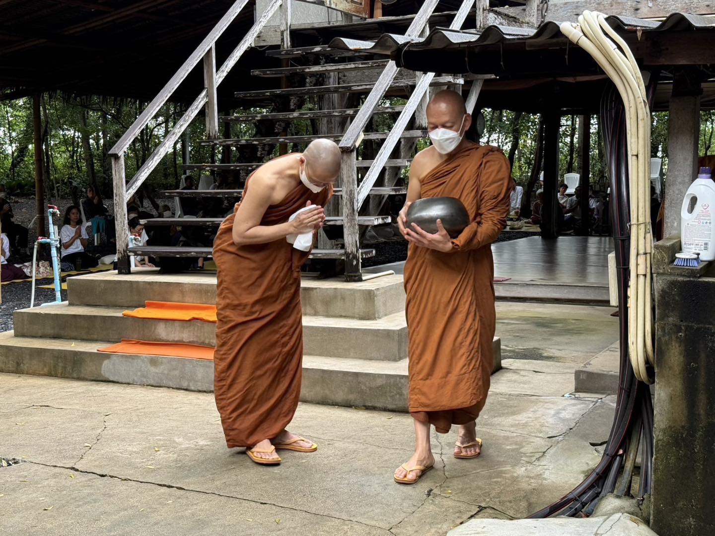 พระคึกฤทธิ์ นัดแถลงด่วน ปมเจ้าอาวาสวัดดังจ.ปทุม โอนเงินให้ สีกาเยอรมนี-4