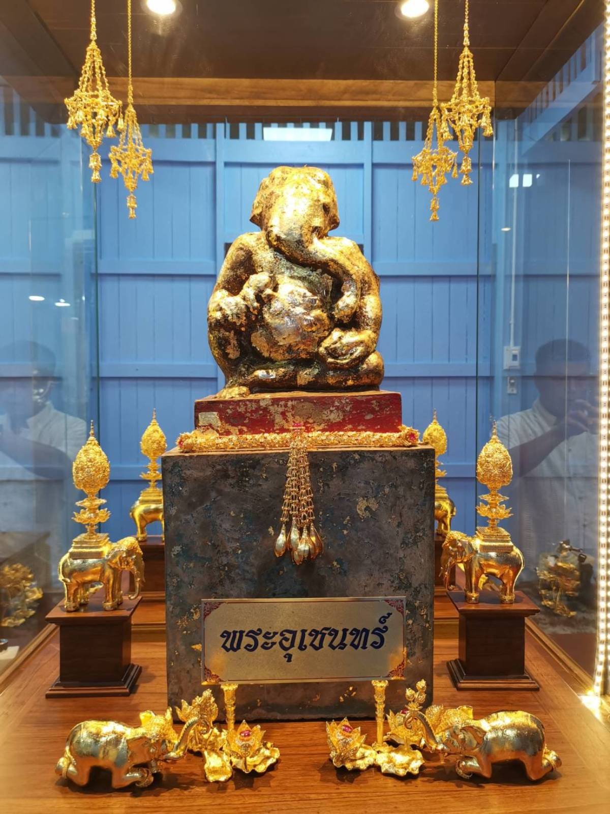 พระอุเชนทร์ วัดสวนขันที่เป็นข่าวอินฟลูกอดหอบสิ่งศักสิทธิ์