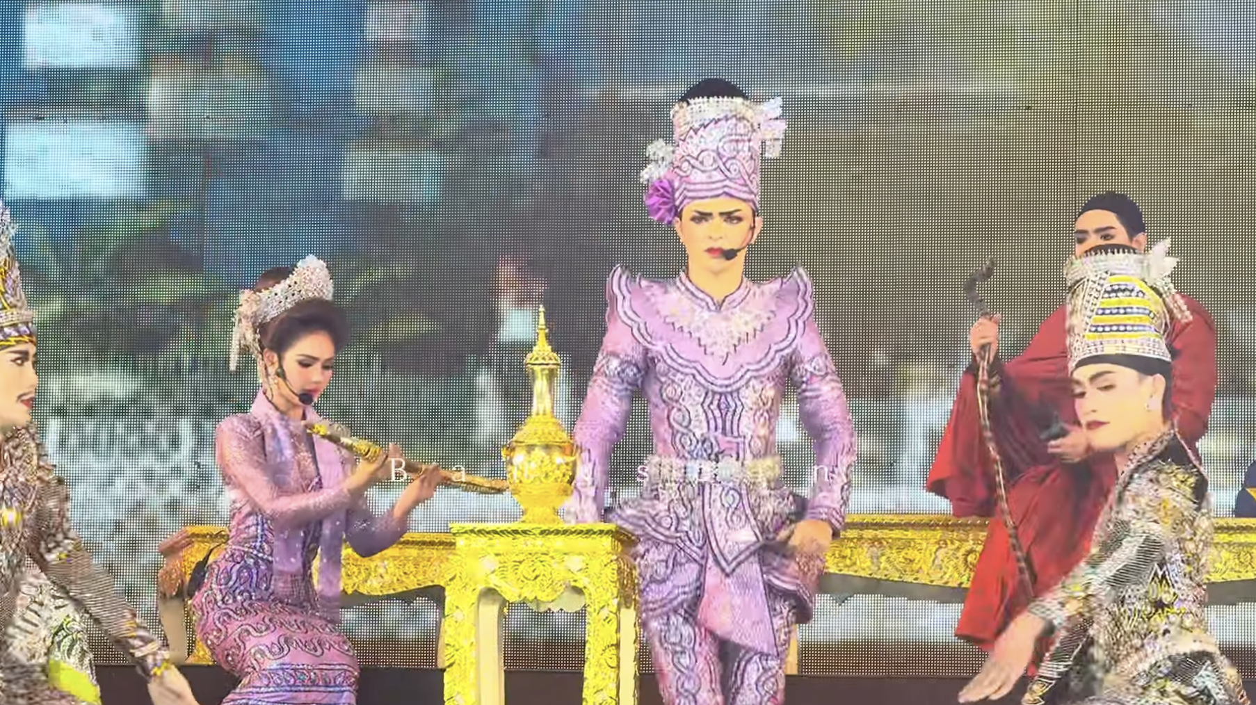 แบงค์ ศรราม แจงสาเหตุ "โดนัท" พ้นคณะศรราม น้ำเพชร ต้องเด็ดขาดเพื่อองค์กร