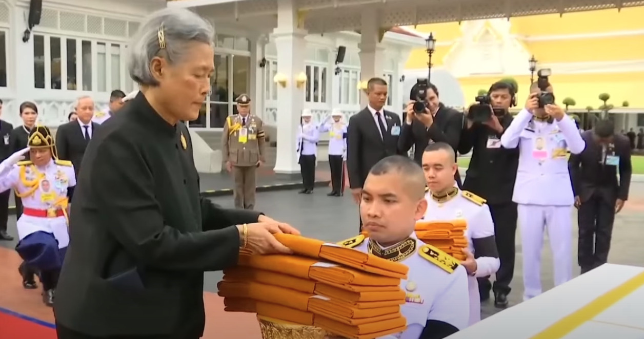 เลขทะเบียนรถ สมเด็จพระเทพ เสด็จฯ พระราชทานเพลิงศพ พลเอกสุจินดา อดีตนายกฯ คนที่ 19