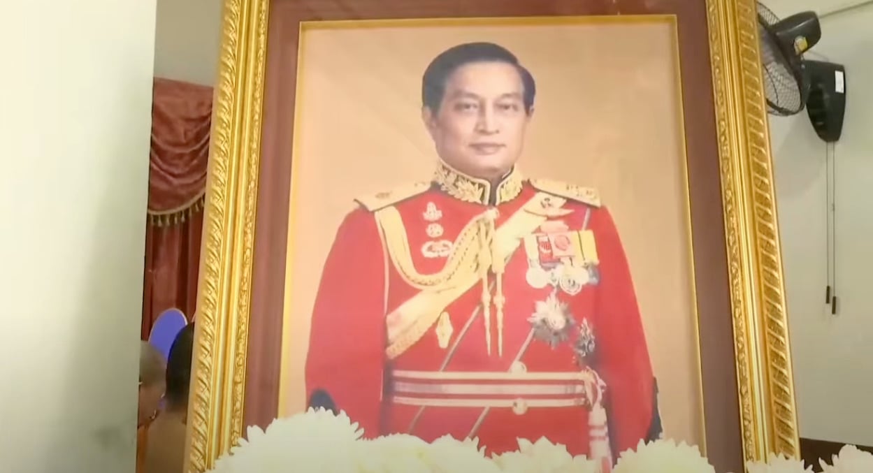 เลขทะเบียนรถ สมเด็จพระเทพ เสด็จฯ พระราชทานเพลิงศพ พลเอกสุจินดา อดีตนายกฯ คนที่ 19